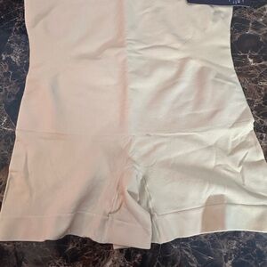 Seamless Cream Shapewear Shorts